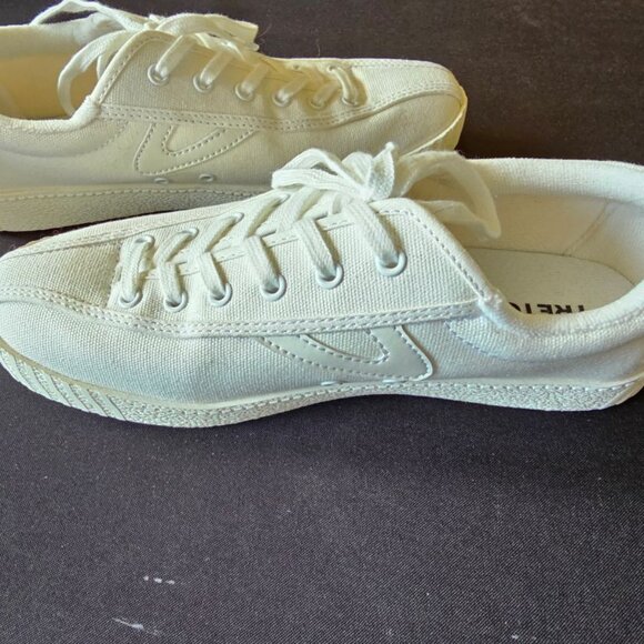 Tretorn Women's Nylite Plus Canvas White Women's 8.5 - Picture 2 of 6